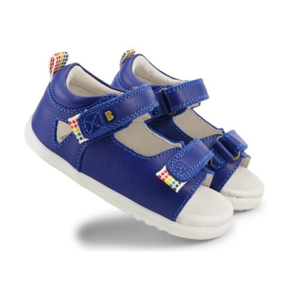 נעלי צעד ראשון פתוחות של בובוקס עם רצועות סקוטש בצבע כחול בלוברי - צילום פרונטלי צידי
