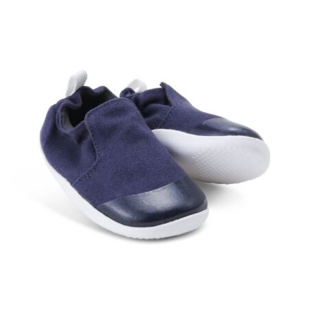 נעלי צעד ראשון מבד עם גומי ופס עבה מלפנים בצבע כחול נייבי צילום פרונטלי