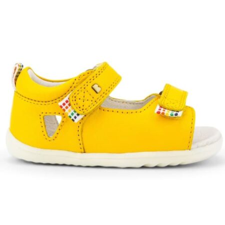 נעל צעד ראשון פתוחות של בובוקס עם רצועות סקוטש בצבע צהוב - צילום צידי